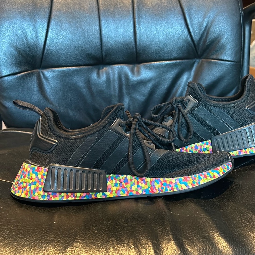 Adidas Boys size 5 NMD_R1 Refined Shoes